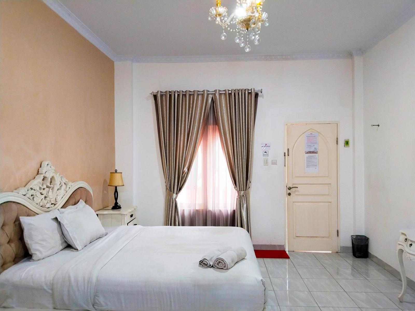 Grand Shaqilla Syariah Hotel Deli Tua ภายนอก รูปภาพ